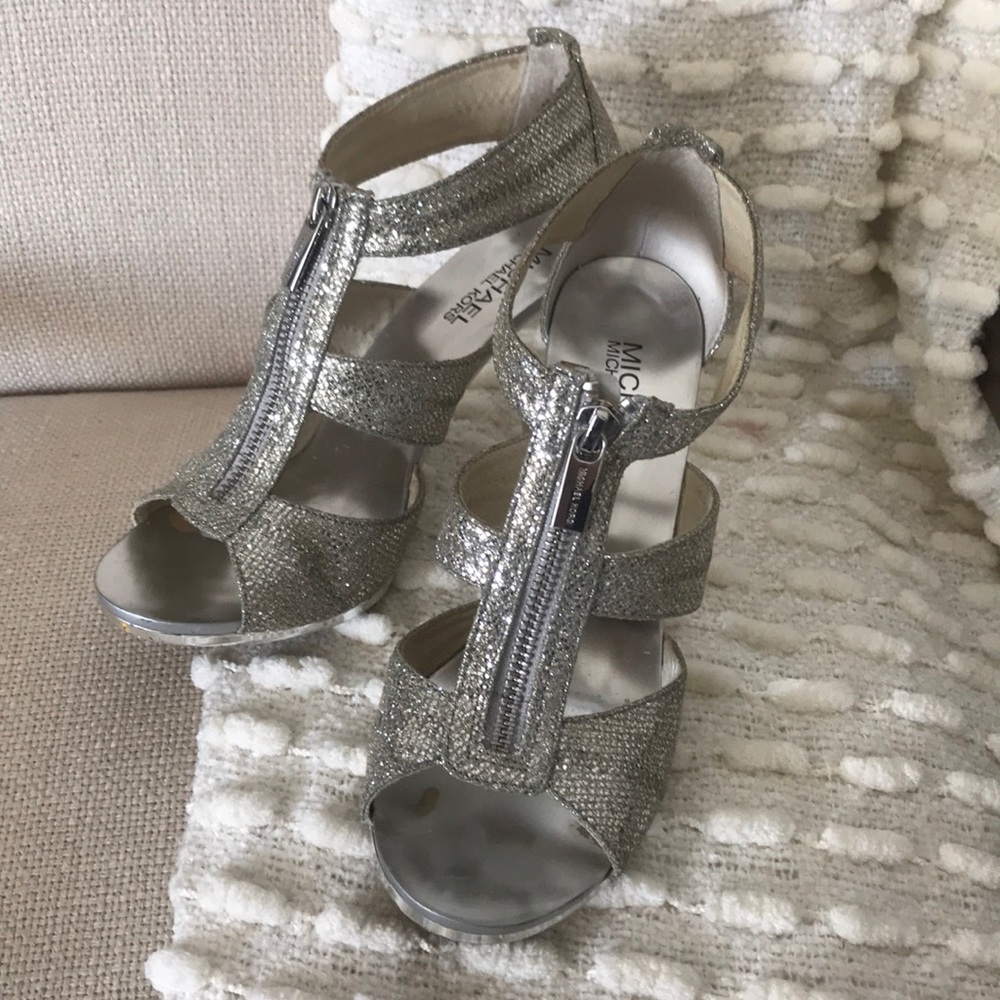 MICHAEL KORS Berkeley Strap Heels (Size: 7)